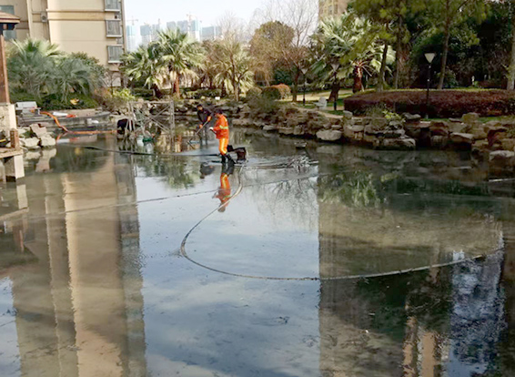 宁陕景观池淤泥清理